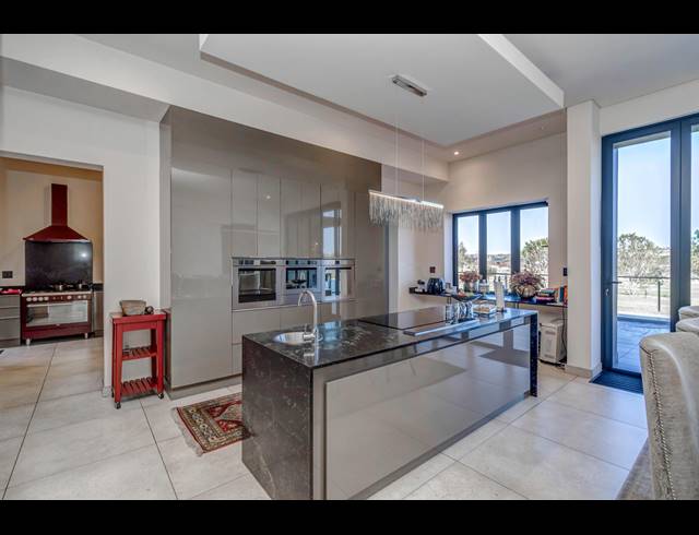 5 BEDROOM GOLF ESTATE FOR SALE IN STEYN CITY